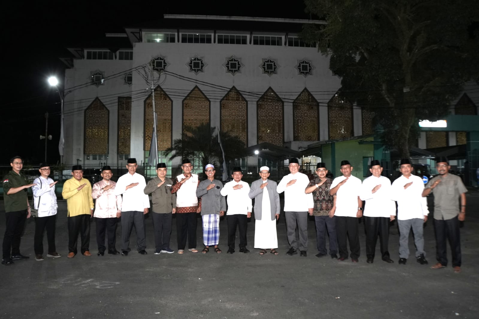 Bupati Kapuas Sambut Kepulangan 358 Jamaah Haji Kloter BDJ 04