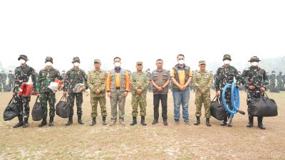 Kasdam XXII/Tambun Bungai Pimpin Apel Penyerahan Bantuan Peralatan Penanganan Karhutla Sekaligus Pemberangkatan Tim Reaksi Cepat 