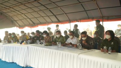 Perkuat Sinergi Lintas Sektoral, Pangdam XXII/Tambun Bungai Hadiri Rapat Evaluasi Penanggulangan Karhutla Bersama Menhut dan Kepala BNPB