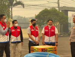Pertamina Salurkan Pompa Damkar ke Polresta Palangka Raya